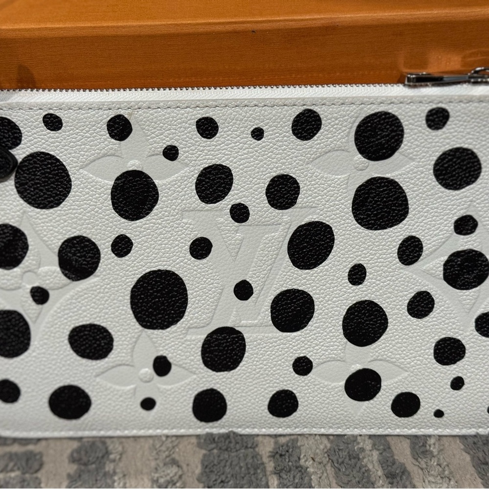 Louis Vuitton Black and White Tote Neverfull Limited Edition. Never Used. - Picture 4 of 10